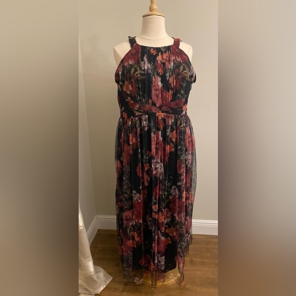 Candalite Dresses & Skirts - Plus Dress ❤️🖤